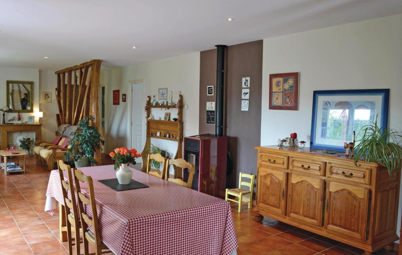 Holiday Gite De La Lombardie Hébergement de vacances